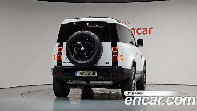 Land Rover Defender 2021 thumb 4