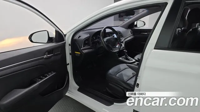 Hyundai Avante 2015 thumb 10