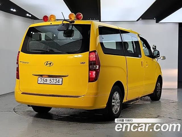 Hyundai Starex 2015 thumb 4
