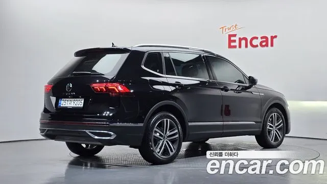 Volkswagen Tiguan 2022 thumb 2