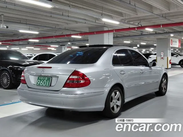 Mercedes-Benz E-Класс 2004 thumb 2