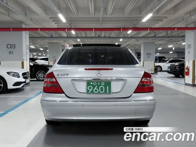 Mercedes-Benz E-Класс 2004 thumb 4