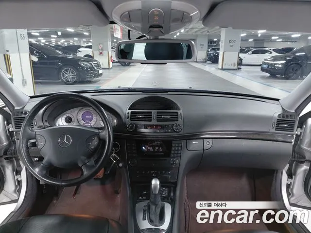 Mercedes-Benz E-Класс 2004 thumb 6