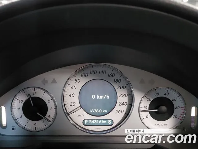 Mercedes-Benz E-Класс 2004 thumb 8