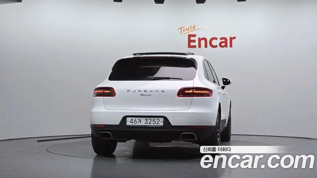Porsche Macan 2017 thumb 4