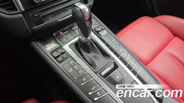 Porsche Macan 2017 thumb 9