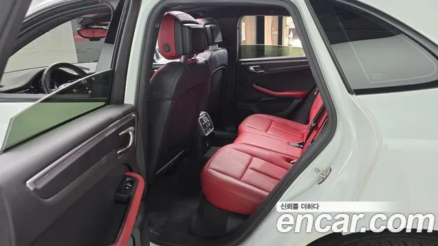 Porsche Macan 2017 thumb 11