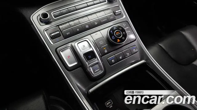Hyundai Santa Fe 2021 thumb 9