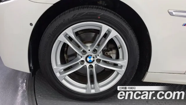 BMW 5-Series 2016 thumb 5