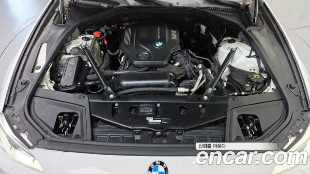 BMW 5-Series 2016 thumb 6