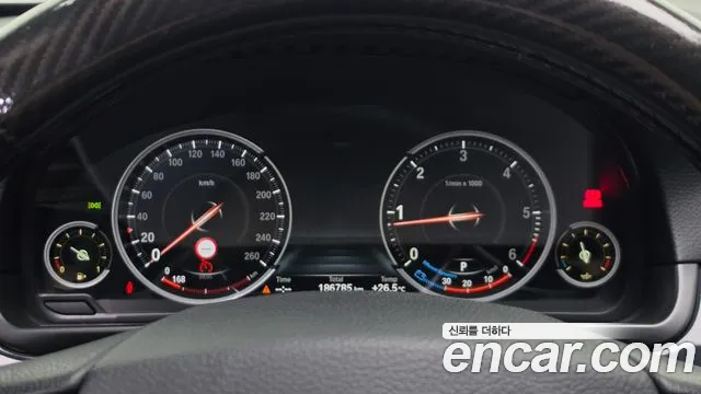 BMW 5-Series 2016 thumb 8