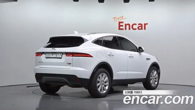 Jaguar E-Pace 2019 thumb 2