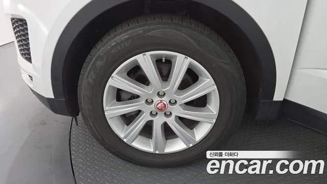 Jaguar E-Pace 2019 thumb 5