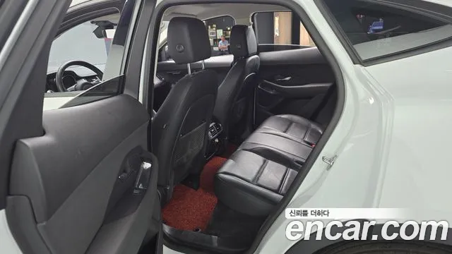 Jaguar E-Pace 2019 thumb 11