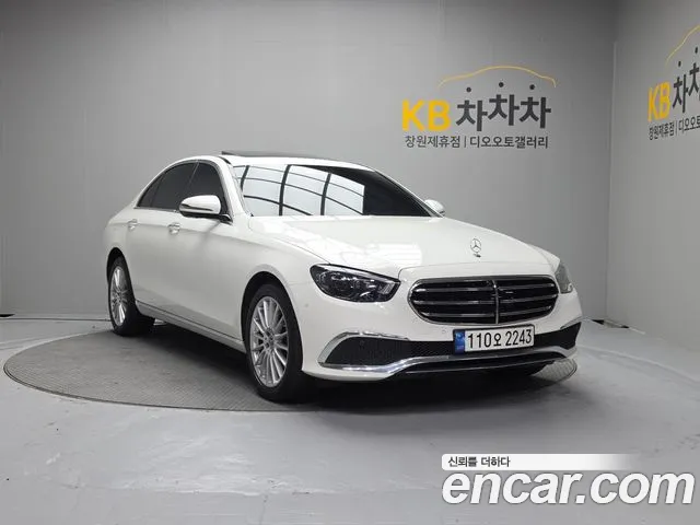 Mercedes-Benz E-Класс 2022 thumb 2