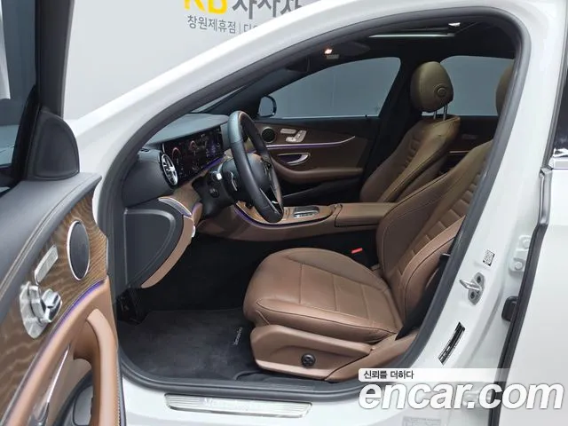 Mercedes-Benz E-Класс 2022 thumb 10