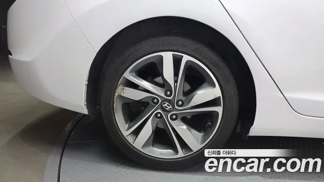 Hyundai Avante 2015 thumb 5