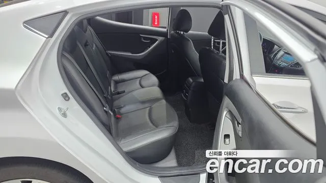 Hyundai Avante 2015 thumb 12