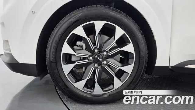 Kia Carnival 2023 thumb 5