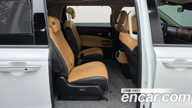 Kia Carnival 2023 thumb 11