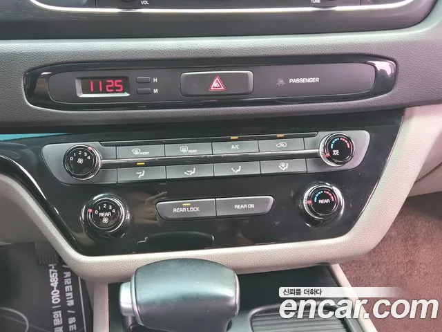 Kia Carnival 2016 thumb 9