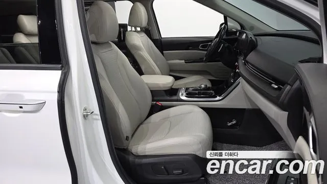 Kia Carnival 2020 thumb 11