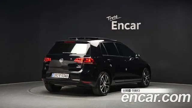 Volkswagen Golf Sportsvan 2016 thumb 2