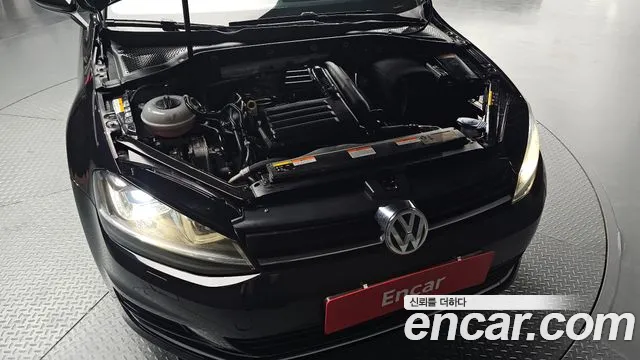 Volkswagen Golf Sportsvan 2016 thumb 6