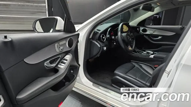 Mercedes-Benz C-Класс 2017 thumb 10
