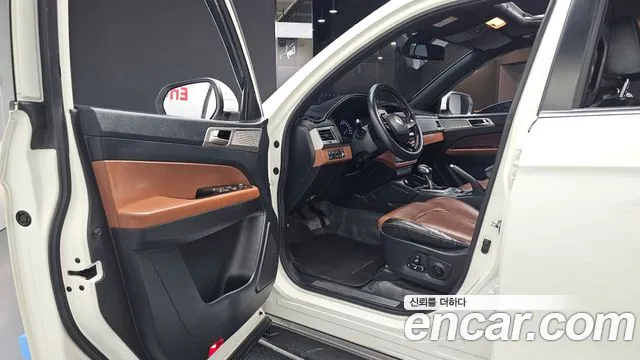 KG_Mobility_Ssangyong Rexton 2019 thumb 10