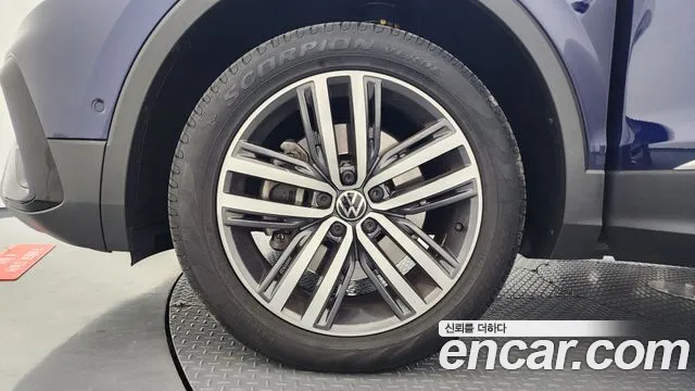 Volkswagen Tiguan 2023 thumb 5