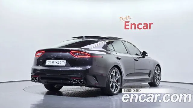 Kia Stinger 2017 thumb 2