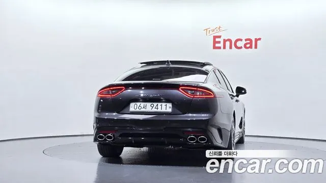 Kia Stinger 2017 thumb 4