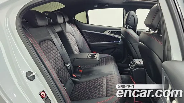 Genesis G70 2019 thumb 11