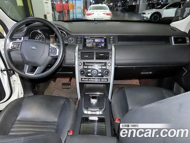 Land Rover Discovery Sport 2016 thumb 10