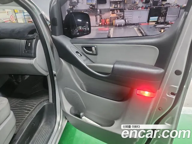 Hyundai Starex 2018 thumb 9