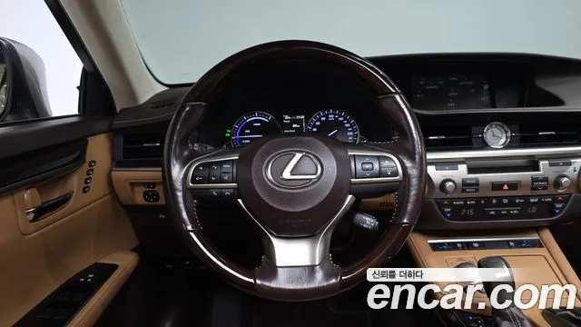 Lexus ES 2017 thumb 12