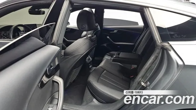 Audi A5 2019 thumb 11