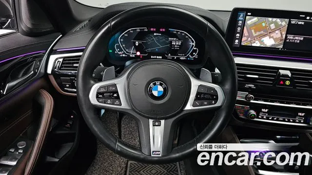 BMW 5-Series 2021 thumb 12