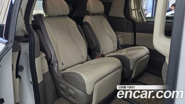 Kia Carnival 2022 thumb 11