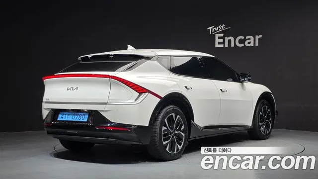 Kia EV6 2021 thumb 2