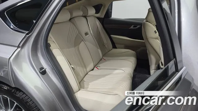 Genesis G80 2022 thumb 12