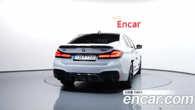 BMW 5-Series 2017 thumb 4