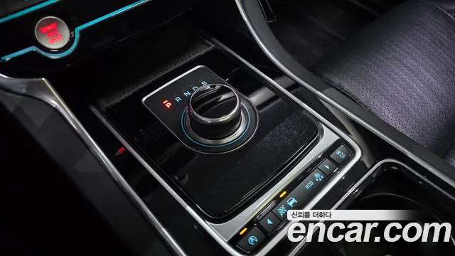 Jaguar XF 2017 thumb 9