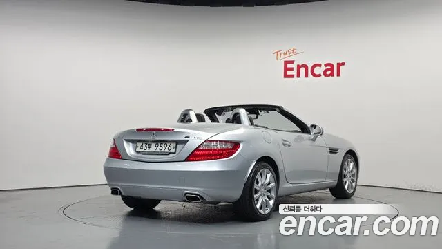 Mercedes-Benz SLK-Class 2012 thumb 2