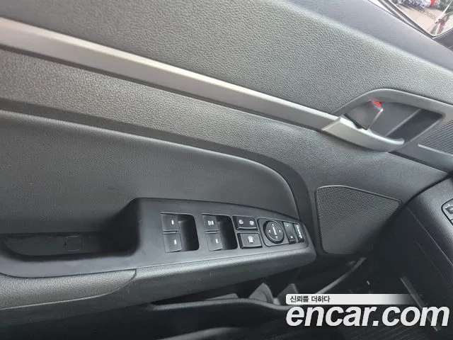 Hyundai Avante 2017 thumb 8