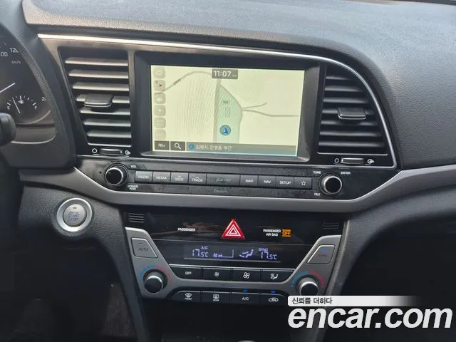 Hyundai Avante 2017 thumb 9
