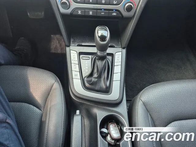 Hyundai Avante 2017 thumb 10