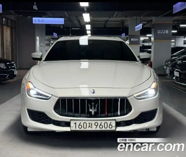 Maserati Ghibli 2018 thumb 3