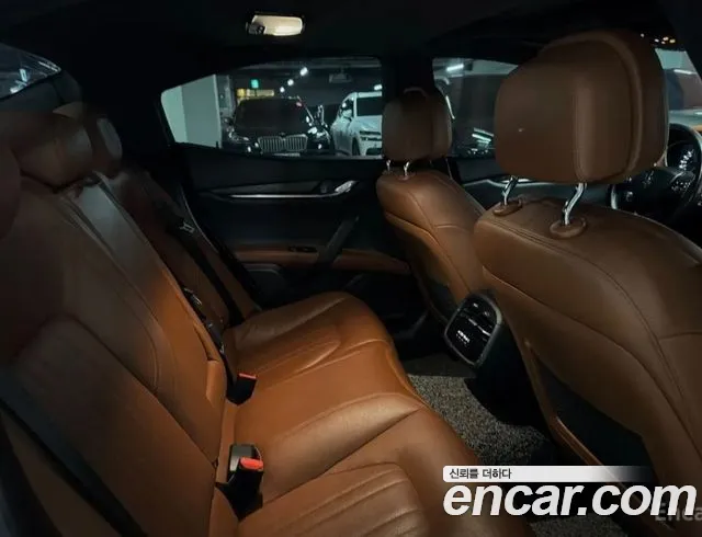 Maserati Ghibli 2018 thumb 10